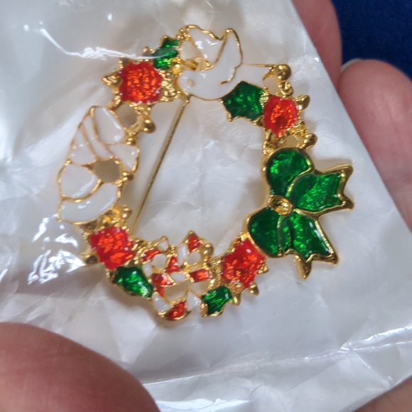 Brand New Lot of 6 Christmas Brooches A043 - Picture 4 of 8